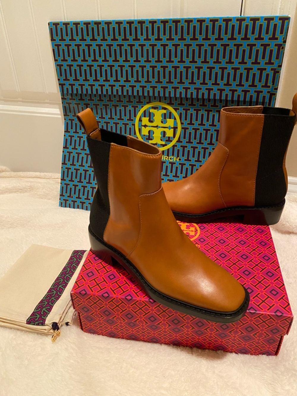 Tory Burch Chelsea Boots